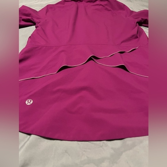 Lululemon Runaway Jacket - Picture 15 of 16